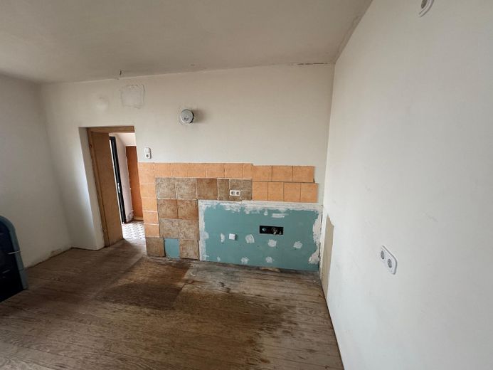 Einfamilienwohnhaus freistehend in 56244 Hartenfels - renovierungsbedürftig – Küche Erdgeschoss