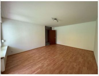 2,5 Zimmer Wohnung mit Einbauküche und Terrasse in zu vermieten – Foto 1