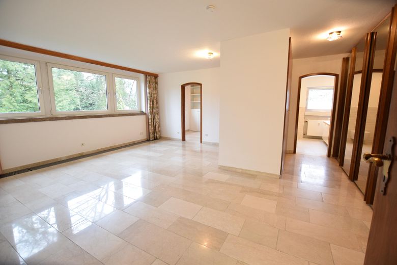 Wysokiej klasy apartament typu penthouse w dzielnicy willowej Frankenforst (Bergisch Gladbach) – Schlafen