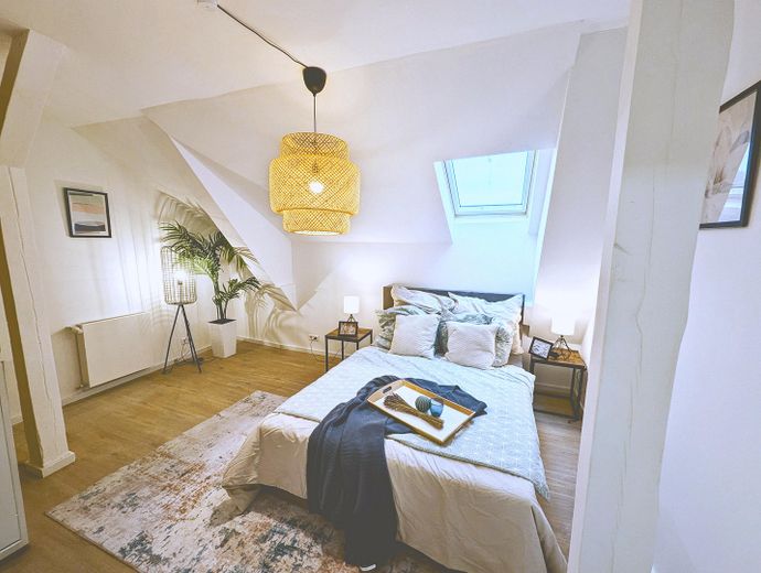 Renoviertes DG in Wannsee – bezugsfrei & provisionsfrei, ideal zur Eigennutzung oder Kapitalanlage – Schlafzimmer