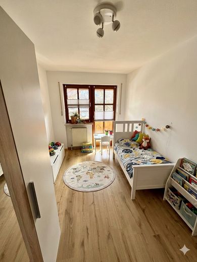 Helle Doppelhaushälfte mit großem Garten - frei ab Aug. 26 - ohne Provision – Kinderzimmer 2 im OG