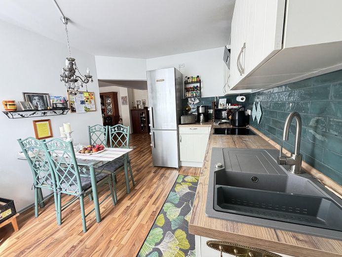 100m² Wohnung mit Fußbodenheizung, Klimaanlage, Balkon, 2 PKW Stellplätze – Foto 21