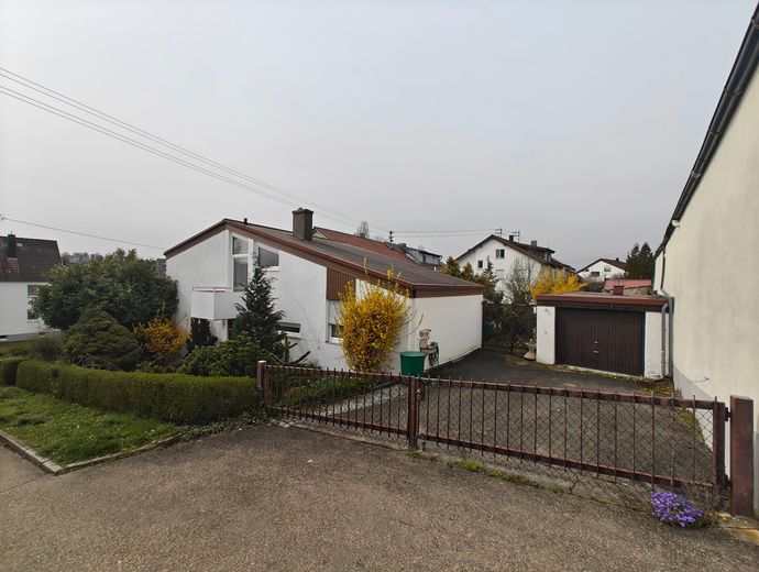 Mid-Century Einfamilienhaus aus den 60ern - 7 Zimmer, 2 Gärten, 2 Balkone und Garage mit Gartenhaus – Foto 4
