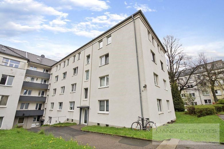 Libero e arredato: luminoso appartamento di 2 locali con balcone a Essen-Ostviertel (senza provvigione) – Haus außen