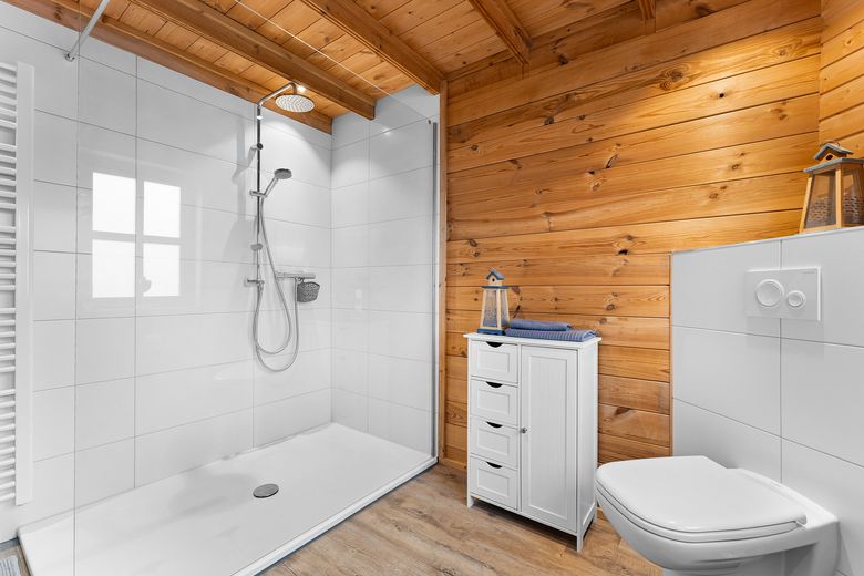 Ferienhaus Lüttje Holthuus: 230 Tage Auslastung, 14.129 € Überschuss, Top Bewertung & Smarte Technik – Begehbare Dusche
