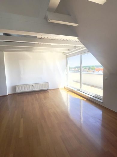 Galeriewohnung zum Wohlfühlen mit schöner Aussicht. Licht. Weite. Natur. – Wohnbereich