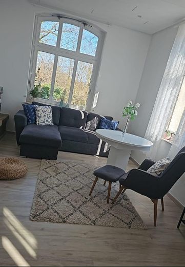 Großzügiges Haus in Alleinlage mit großem Garten – Kaminzimmer