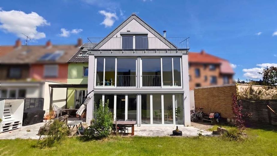 BS - Querum - Exklusives Doppelhausensemble mit moderner Architektur, hohem Wohnkomfort und Garten – Außenansicht