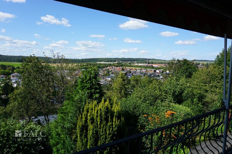 Freistehende Villa auf großem Grundstück in Buchen – Aussicht