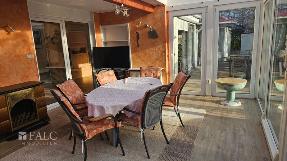 Charmantes Einfamilienhaus in ruhiger Lage ! – Wintergarten