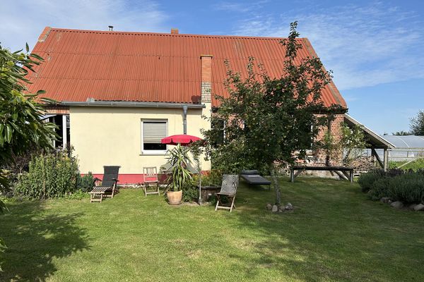 Bauernhaus mit 6399 Qudratmeter Land mitten auf den Feldern