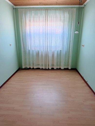 Großes Ein-/Mehrgenerationenhaus mit Garten (175 m² Wohnfläche / 573 m² Grundstück) – Zimmer DG