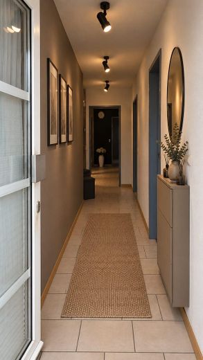 Lichtdurchflutete 3-Zimmer-Wohnung im Herzen von Frechen | provisionsfrei – Flur Eingang