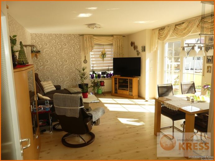 Moderne, zentrale, komfortable 3-Zimmer ETW 1.OG, Balkon, neuwertiger EBK und 3 PKW-Stellplätzen – Bild 5