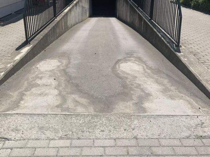 Wir vermieten freie Tiefgaragenstellplätze in der Dresdner-Neustadt! – Foto 1