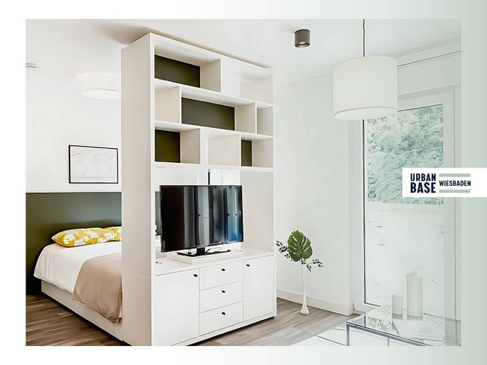URBAN BASE: Vollmöbliertes 1-Zimmer-Apartment mit EBK, ALL-IN-MIETE, UVM. im Wiesbadener Stadtzentrum – Schlafen (Beispiel-Dekoration)