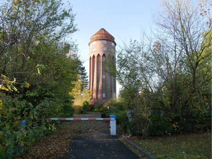 Haus/Wohnungen! Historischer, atemberaubender Wasserturm in 25541 Brunsbüttel zu verkaufen. – Foto 1