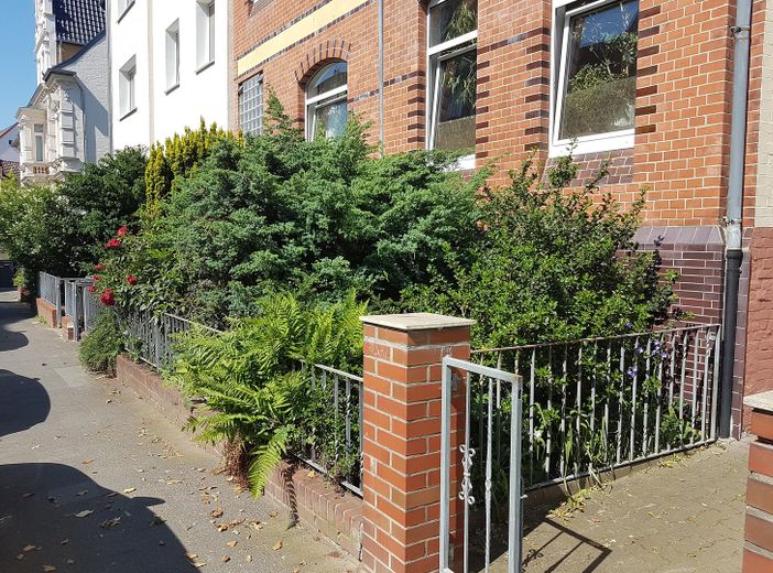 Radfahrerstrasse am Theater, mit eigenem Garten – Vor der Wohnung