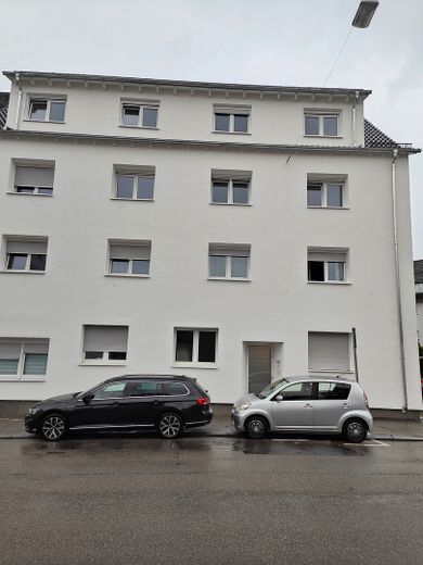 Exklusive 3 - Zimmer-Wohnung in zentraler Lage mit großem Balkon – Außenansicht