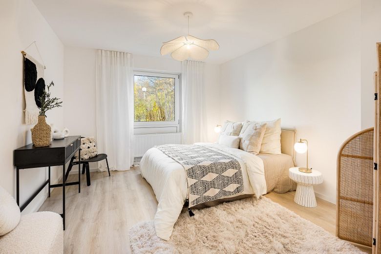 Bezugsfreie 2-Zi.-Gartenwohnung in München Bogenhausen – Erstbezug nach Renovierung – Schlafzimmer