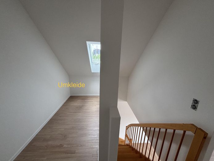 Erstbezug - Frisch sanierte 3,5 Maisonettewohnung mit ca. 75 m² – Umkleide