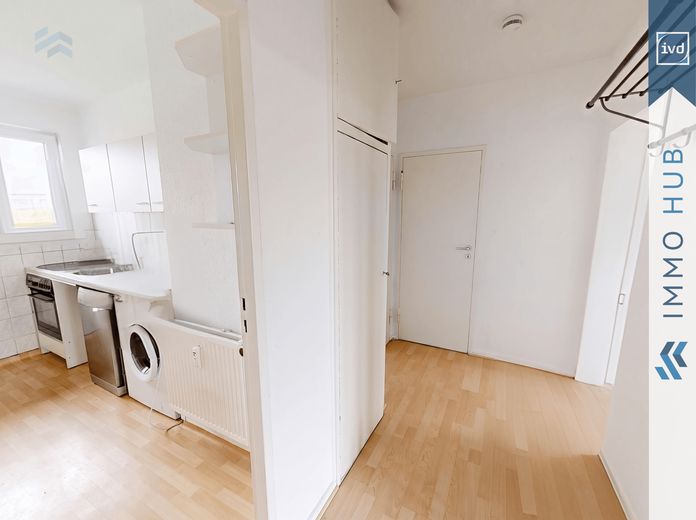 ++ Vacant! Renovated 3-room apartment with balcony in Wilmersdorf ++ – 5280839-8FSoer5uPiNNcpLmXkMzJffc-Flur.png