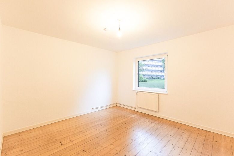 Erdgeschosswohnung - sofort bezugsfertig und leerstehend – Schlafzimmer