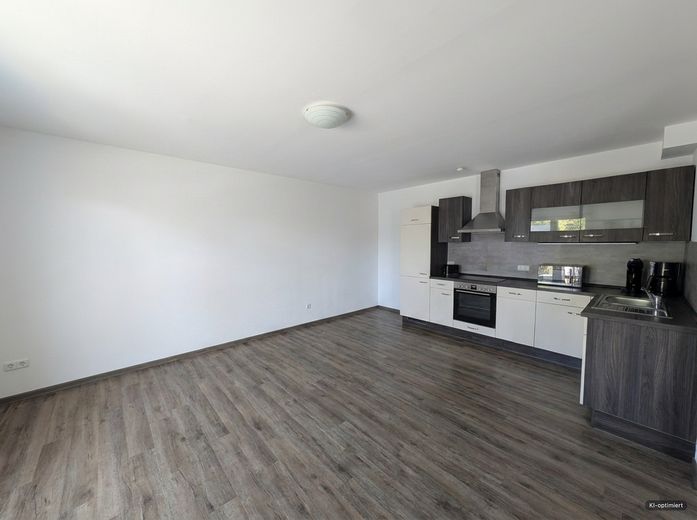 Schöne 3-Zimmer-Erdgeschosswohnung mit Terrasse und EBK – ca. 110 m² neuwertig – Foto 1