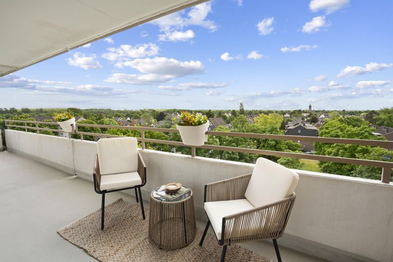 XXL-BALKON MIT FERNBLICK
