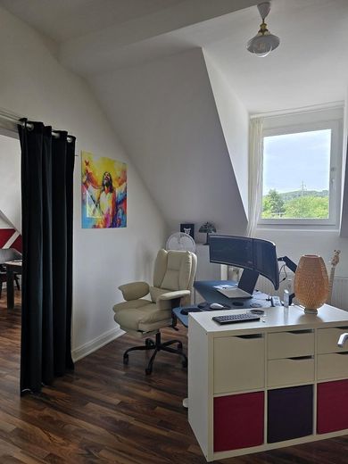wunderschöne Altbau DG Wohnung voll möbliert! – फोटो 10