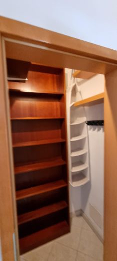 ETW (3 Zimmer/103,23qm) Neu-Ulm/Wiley - charmant, hell, in Premium-Lage(Peter Biebl Park) – 1. Flur, 1.Tür li, Abstellraum