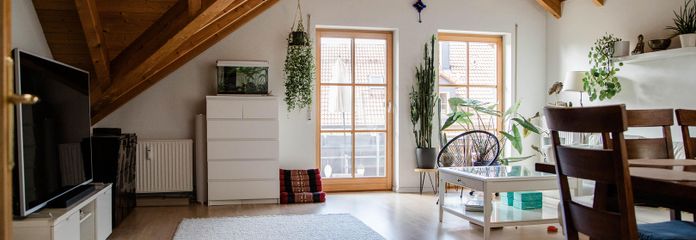 Großes helles Wohnzimmer