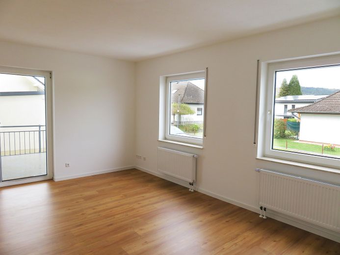 *Erstbezug nach Sanierung* 4 ZKB-Whg. 104 m² mit Terrasse & optionaler EBK – Wohnzimmer 2