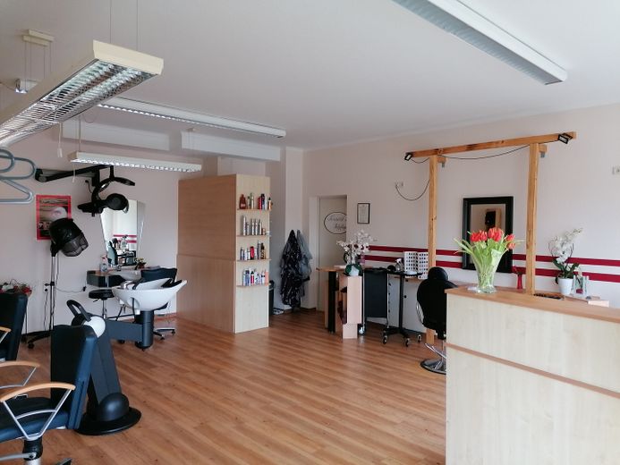Friseursalon Friseurladen Kosmetikladen Fußpflege Henstedt Ulzburg – Foto 1