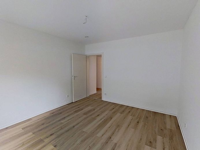 Komfortabel ausgestattete 3-Zi.-Whg. mit BALKON und Wannenbad – Ansicht II: Schlafzimmer II