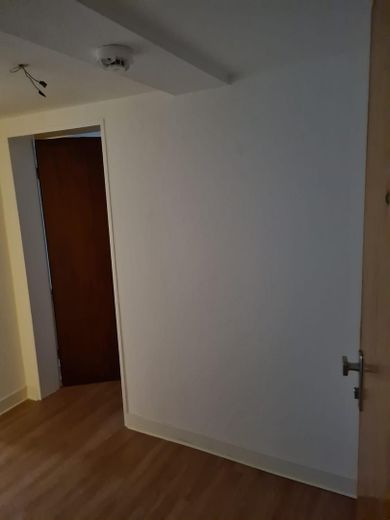 2-Zimmerwohnung im Souterrain sofort bezugsfertig – Flur