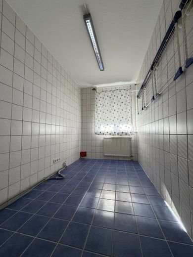 Modernes Familien-Reihenhaus in ruhiger Lage von Regensburg-Burgweinting – 5d_Wasch- & Trockenraum