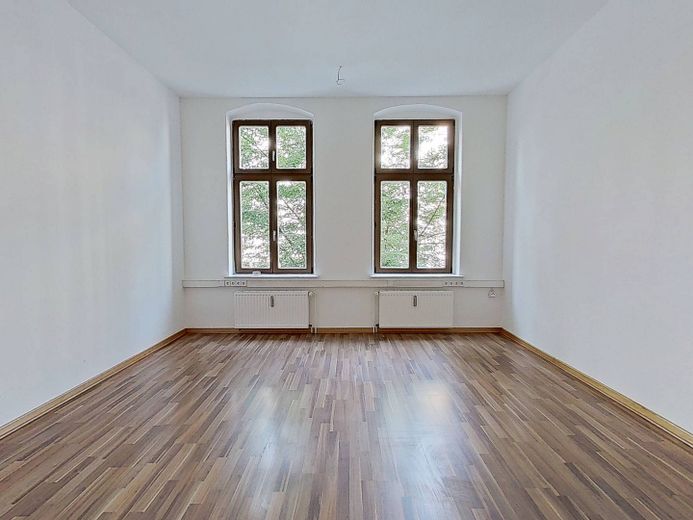 Charme automnal pour votre nouveau chez-vous - Emménagez, blottissez-vous et économisez sur le loyer hors charges : Spacieux appartement de 4 pièces avec BALCON ensoleillé – Schlafzimmer I