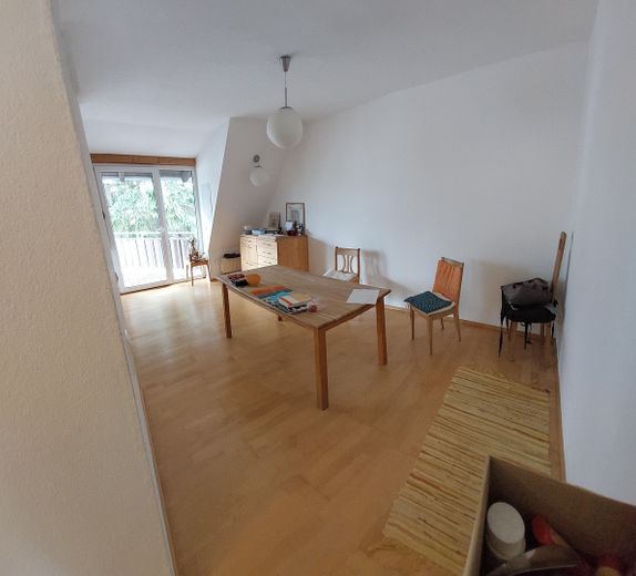 Sehr schönes 3 Fam.- Haus, große Balkone – DG Wohnküche