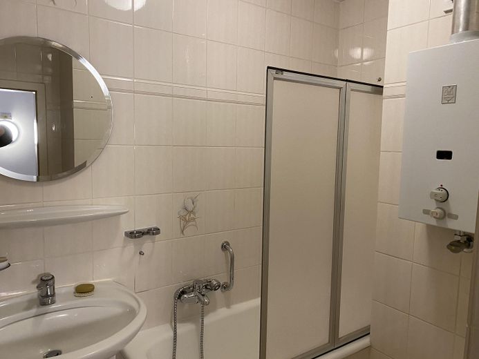 Bad mit Wanne