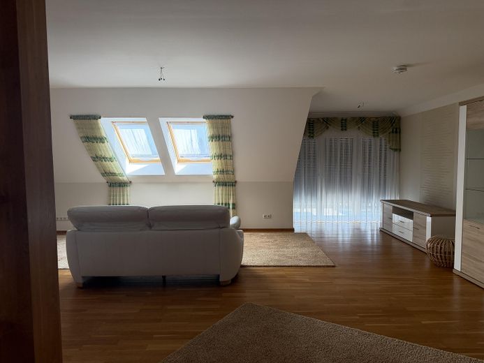 Lichtdurchflutete 2-Zimmer-Dachgeschosswohnung mit zusätzlichem Wohnbereich im Spitzboden – Foto 13