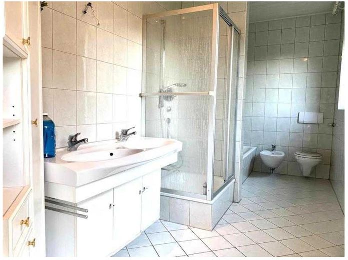 Badezimmer EG