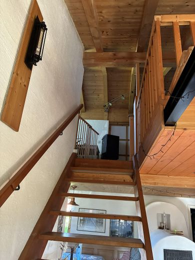 Багатофункціональна мезонет / сутеренна квартира 83 +42 м²  у природній місцевості - багатофункціональний гараж – Treppe von OG ins DG