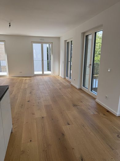 Am Grüngürtel von Frankfurt - 3 Zimmerwohnung - direkt am Wald - Dreieich Buchschlag – Wohnbereich