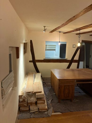 Appartement ancien de 2 pièces entièrement rénové à Stuttgart-Plieningen – Wohn- Essbereich