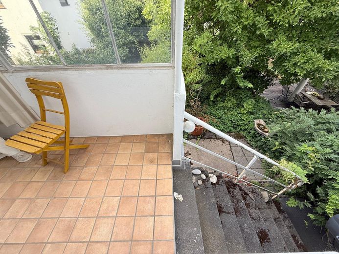 Apartamento de 2 habitaciones recién renovado con balcón y cocina equipada en Koblenz-Horchheim – Balkon
