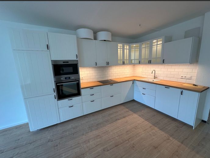 15.000€ Traumküche in einer schönen hellen 3 Zimmerwohnung – Küche