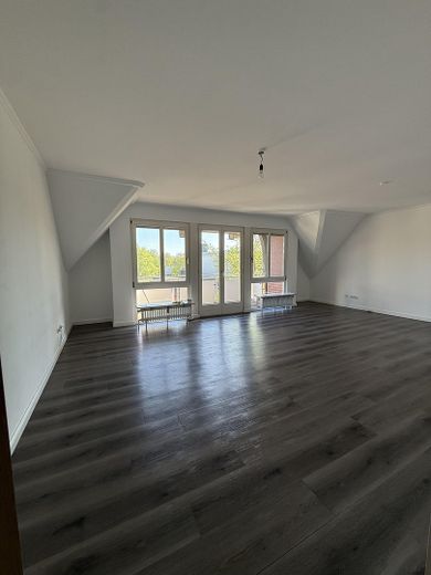 Exklusive Penthousewohnung mit Dachterrasse in bester Innenstadtlage von Rotenburg (Wümme) – Wohn-/Esszimmer