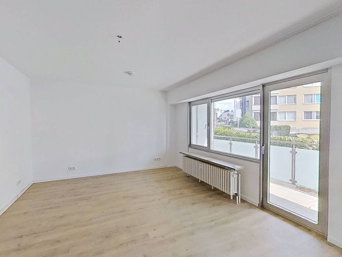**Helles 1-Zimmer-Apartment mit Balkon im Hochparterre in Ratingen** – Ansicht I: Wohn- und Schlafbe…