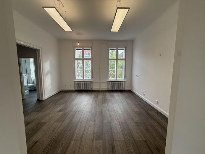 Commercial space for medical practice, practice, cosmetics, massage, office or law firm in RUDOW, 160 m2 for rent – großer Raum